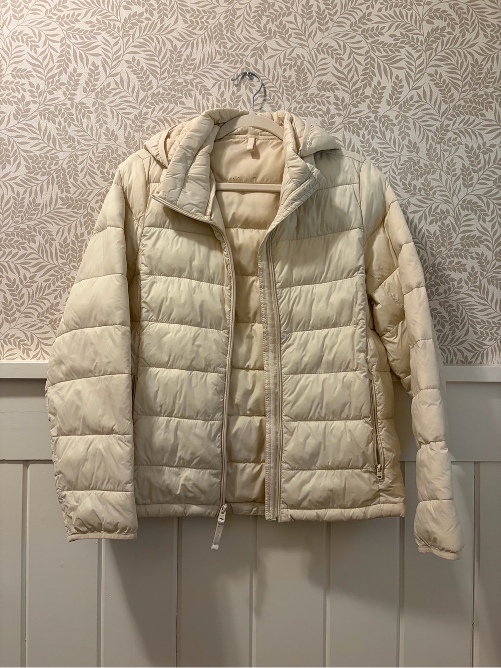 Abercrombie Cream Puffer Jacket with Hood